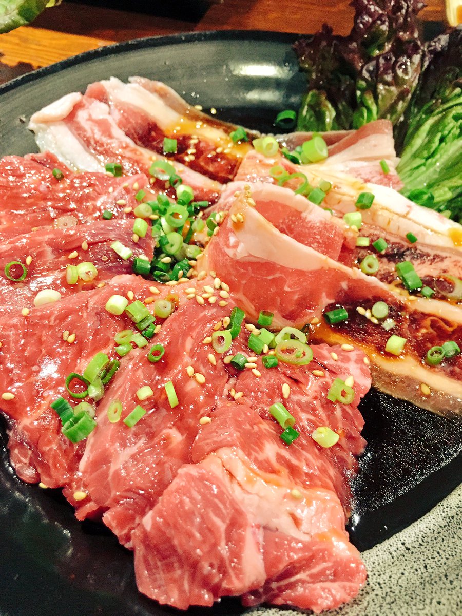 ヒラバヤシ たーまん 焼肉 足立牧場 ほとんどの肉が生で保存されているという鮮度抜群の焼肉 出汁で炒めたオリジナルメニューの あだぼく丼 はシメにピッタリ 生でもいけそうな新鮮な炙りレバーはビールとの相性最高でっす 足立区の魅力