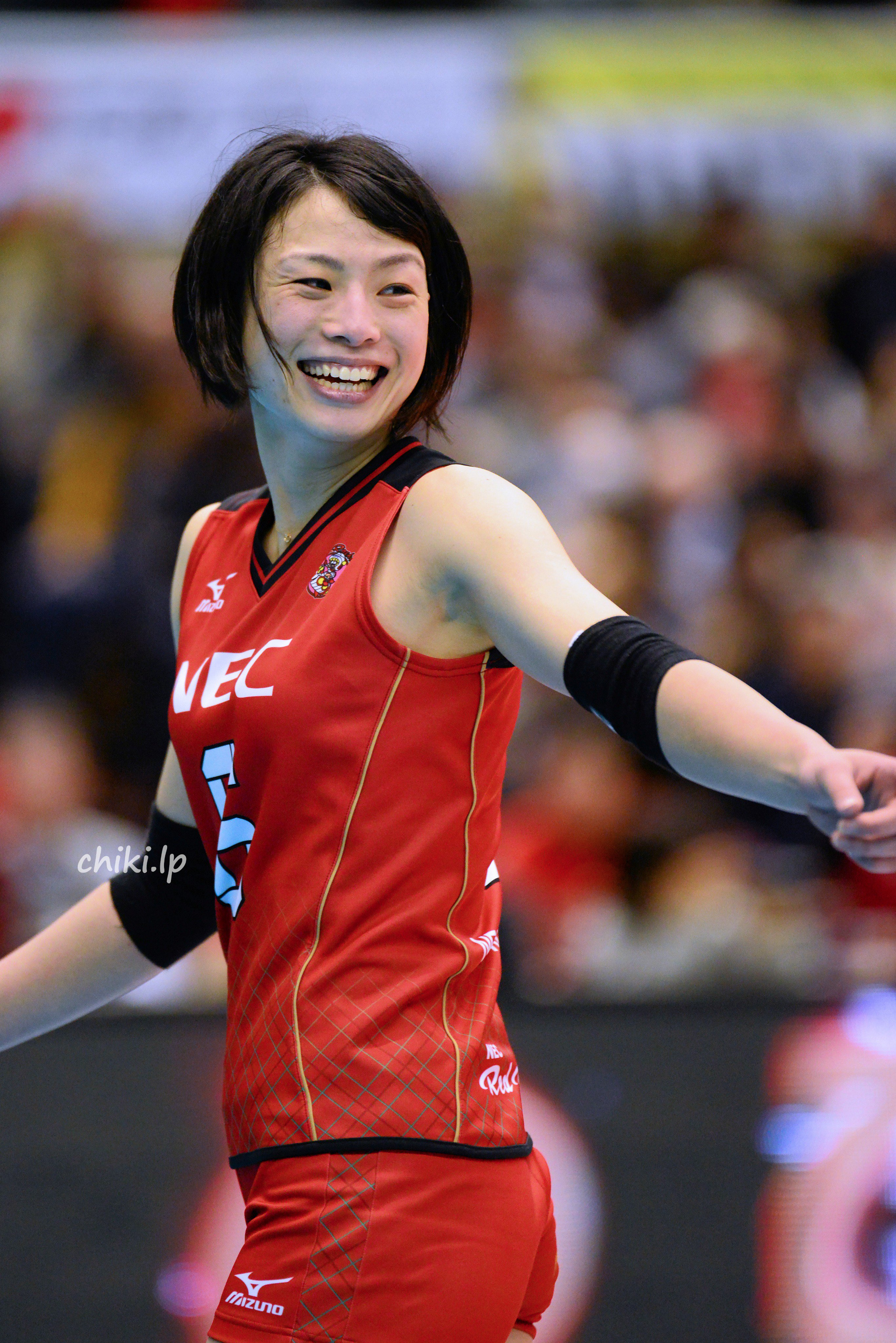 毎回完売 NECレッドロケッツ 近江あかり デザインTシャツ - doutou-sc