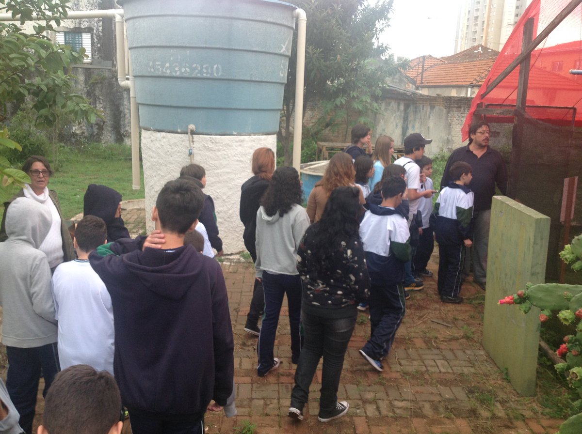 LiceuSantaCruz's tweet photo. Os alunos do Ensino Fundamental II e Ensino Médio, visitaram uma horta urbana localizada no bairro da Mooca - a Horta das Flores. https://t.co/oljUXC5378