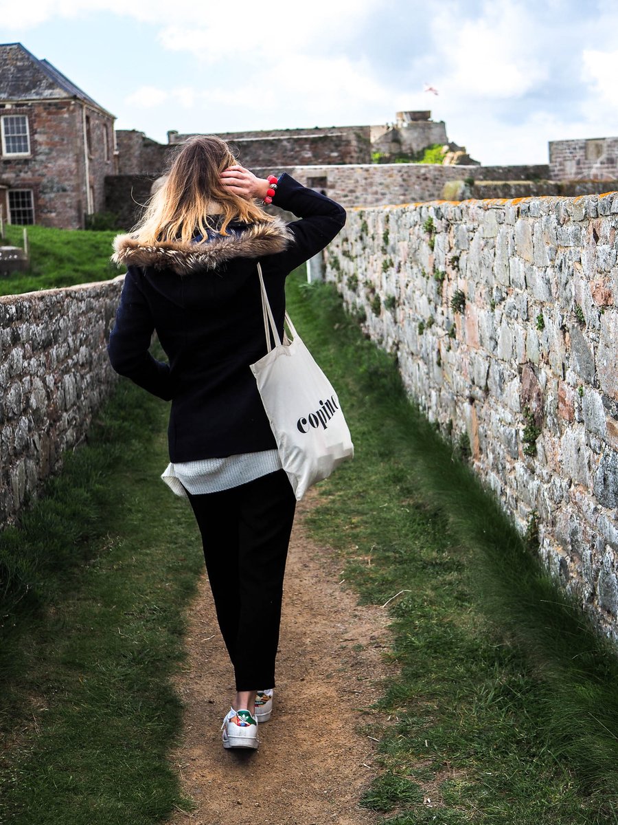 little_normandy's tweet photo. Soon on the blog I'll take you to Elizabeth Castle! #jerseyCI #expat #neverstopexploring #travellife #blog #lifestyle #explore @loveheritage https://t.co/Px5famhXJB