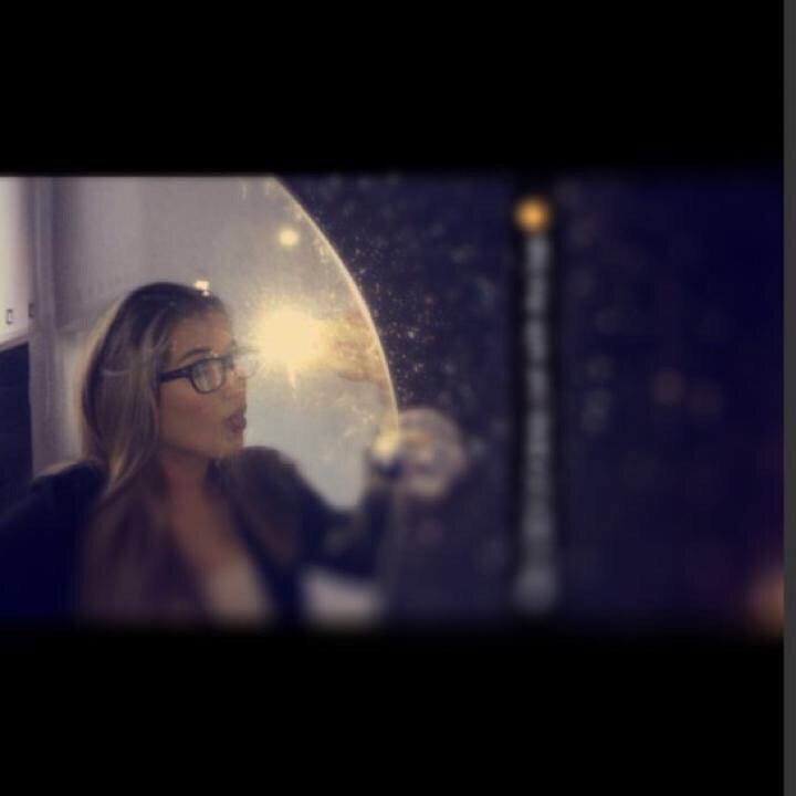 Music // send gifts n speak#Liveme Samantha 🌸: liveme.com/media/play/?vi…