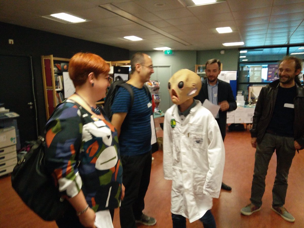 Elmerlickamul's tweet photo. Le jury de l'expo science &amp; et Co découvre #Mouzomul et ses étranges habitants @forum_sciences https://t.co/yt27qULYaZ