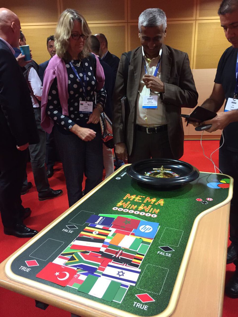 Didget_ZA's tweet photo. Spinning the wheel of fortune at the introductory session at @myDscoop #dscoop #dscoop17 https://t.co/1yxx3vEBiR