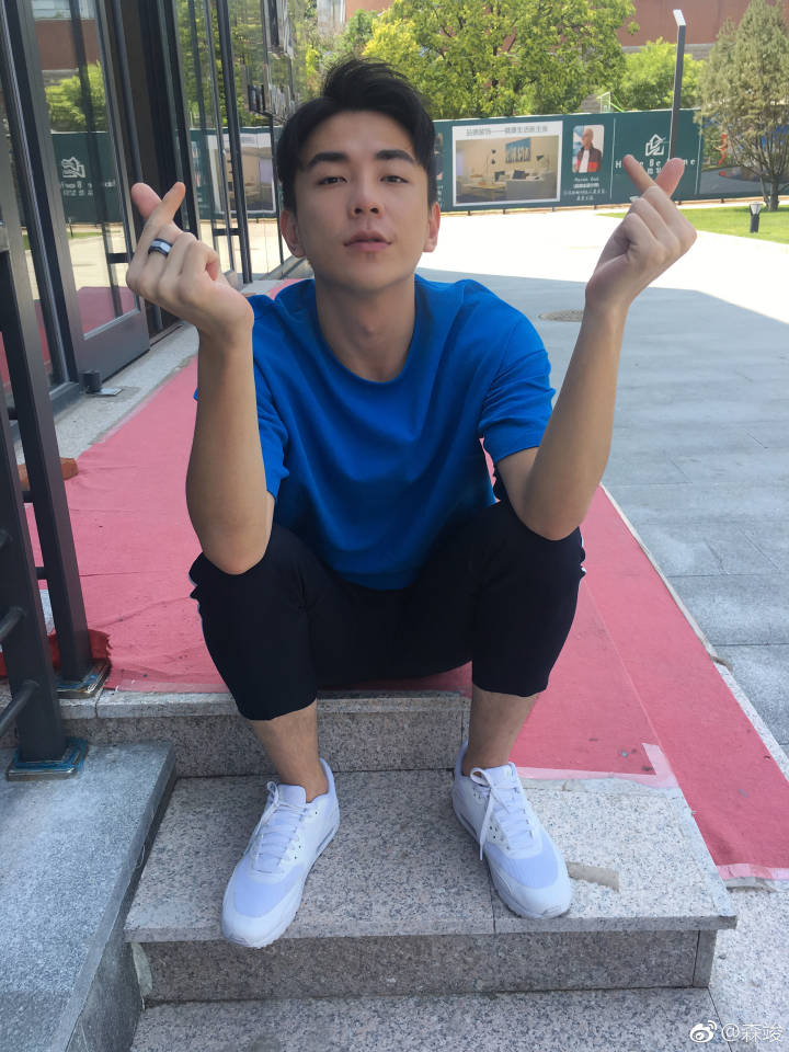 lheei061631's tweet photo. Weibo ud
我高考还没到 你们先加油
考到好成绩有赏
#森竣 #SenJun #bernardsj #HIStorywebseries #Obsessedwebseries https://t.co/URQB3VuRuP