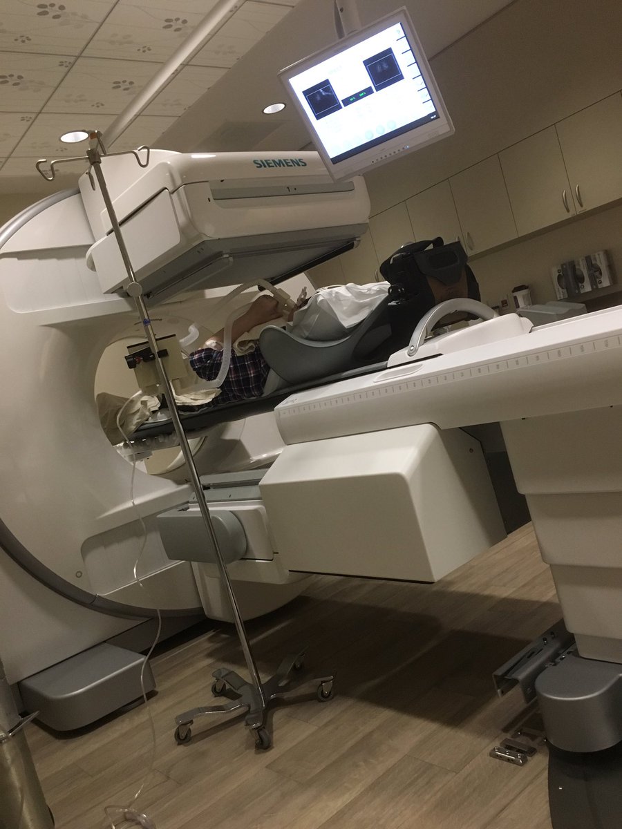 kbetweenpages's tweet photo. Early morning testing. Once they gave me the warm blanket I just wanted to sleeeeep 😴 #spoonie #chronicillness #02crew #lungs #heart https://t.co/FJiF9wuBZh