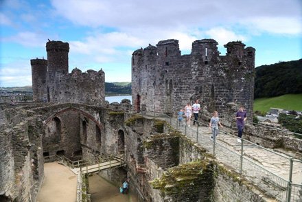 walesdotcom's tweet photo. #DYK that Wales has 3 World heritage sites
#History
https://t.co/gwinjy9Ed2 https://t.co/kvZUbOynEF