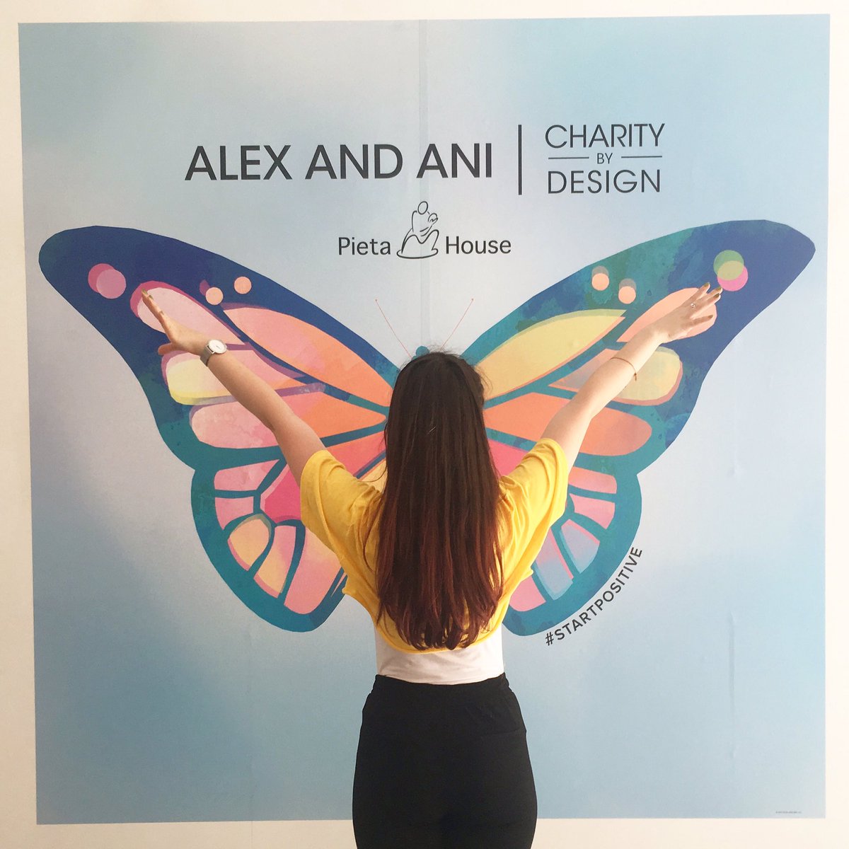 jessbanaghan's tweet image. Thanks @alexandani &amp;amp; @PietaHouse for an empowering morning of yoga to celebrate the new bangle in aid of Pieta House #StartPositive 🦋