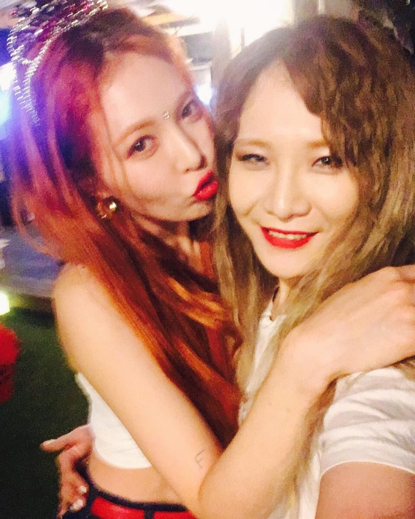 Hyunstagramnet's tweet photo. [INSTAGRAM] hyunah_aa: 하나언니 사랑해💜 https://t.co/fxEy6zAocT #hyunstagram https://t.co/1Um69762RT