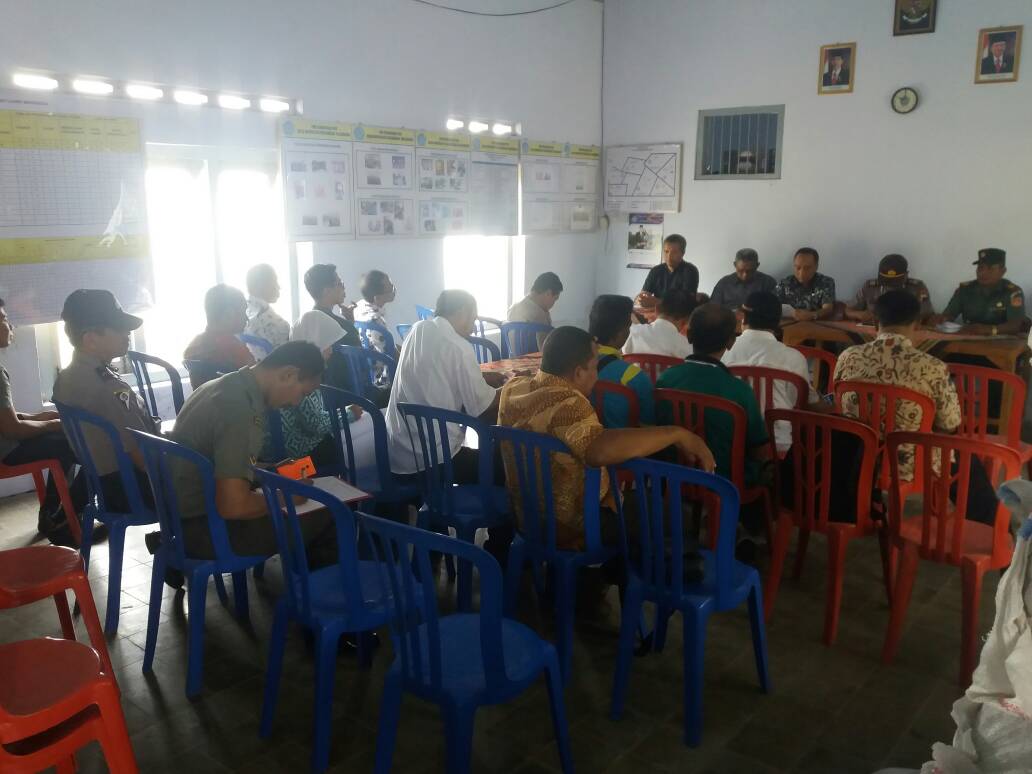 dpusdatarujtg's tweet photo. Sosialisasi pembangunan embung alastuwo kab karanganyar di balai desa wonolopo kec.tasikmadu
#program1000embung @ganjarpranowo
#nabungair https://t.co/L2bPc0OZTf