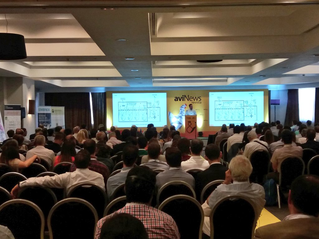 grupo_agrinews's tweet photo. "La temperatura, la humedad y la presión son manejadas por el sistema de ventilación" #incubaFORUM #ChickMaster https://t.co/Z2UDobSdri