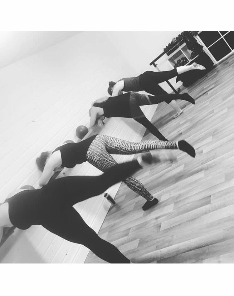Beautique_Cork's tweet photo. Loving the barre classes @ElitePilates #elitepilates https://t.co/KXaIDbb11k