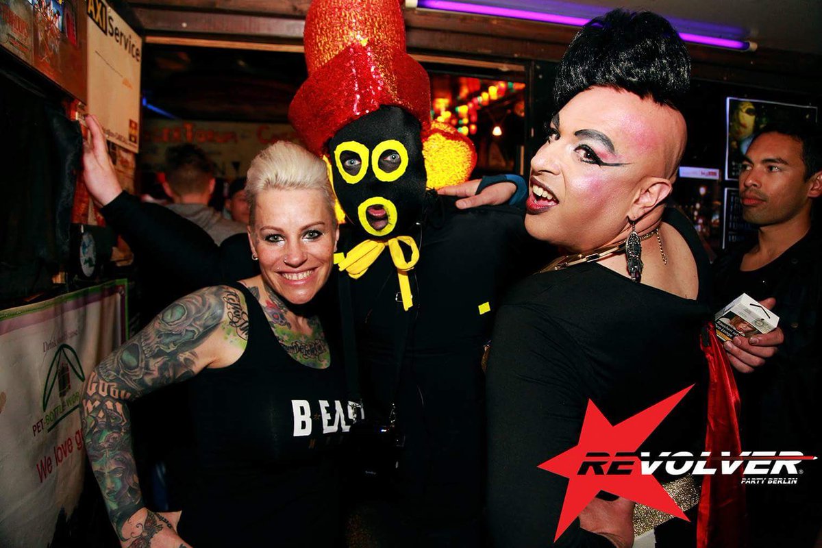AlexvanHell's tweet photo. Diesen Freitag geht's wieder rund π#gayparty #Berlin #kitkatberlin #revolverparty #doorcontrol #love https://t.co/rLJdUBMPEw