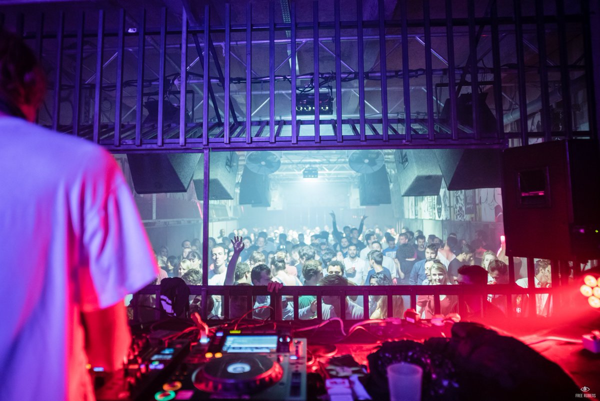 ParisCVB's tweet image. DID YOU KNOW? #RivesDeSeine are now pedestrianized! Step off the beaten track for you next #event with those spots: bit.ly/2qE6oPv