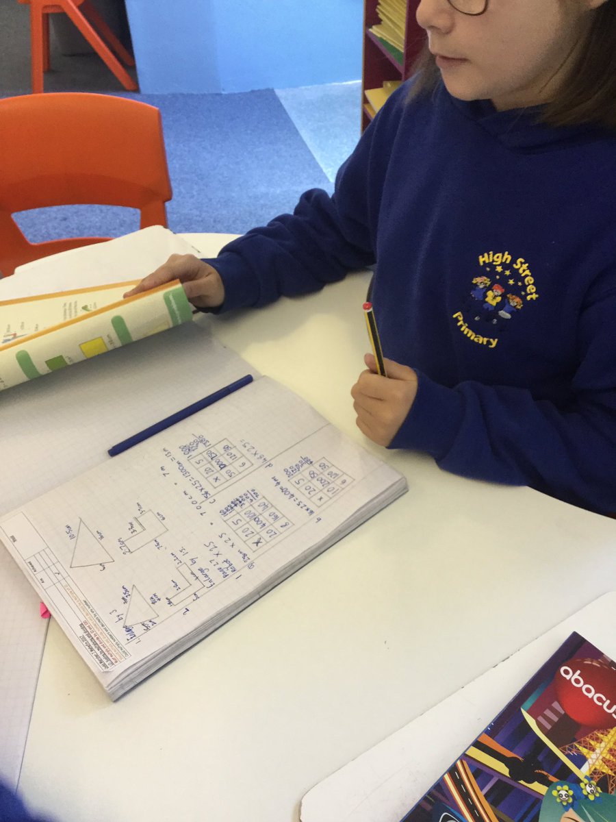 highstreetps's tweet photo. #hspsY6 are enlarging and shrinking regular and irregular shapes using scale factors #numeracy #scaling #scalefactor #shapeproperties https://t.co/gTEbTQDVbZ