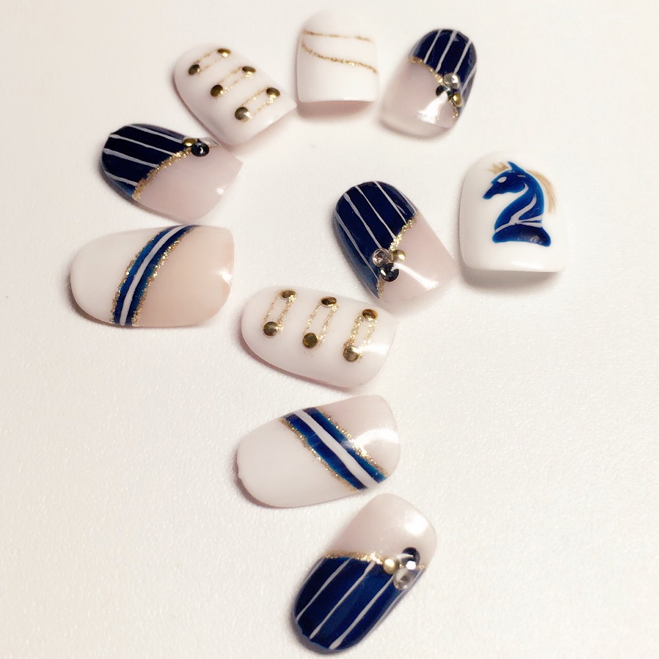 Koririo Nail 大人モチーフネイル あんスタのknightsをイメージして作りました わかる人にはわかる ちょい痛ネイル 痛ネイル 痛くない痛ネイル あんさんぶるスターズ あんスタ Knights T Co 98fwemkyxz Twitter