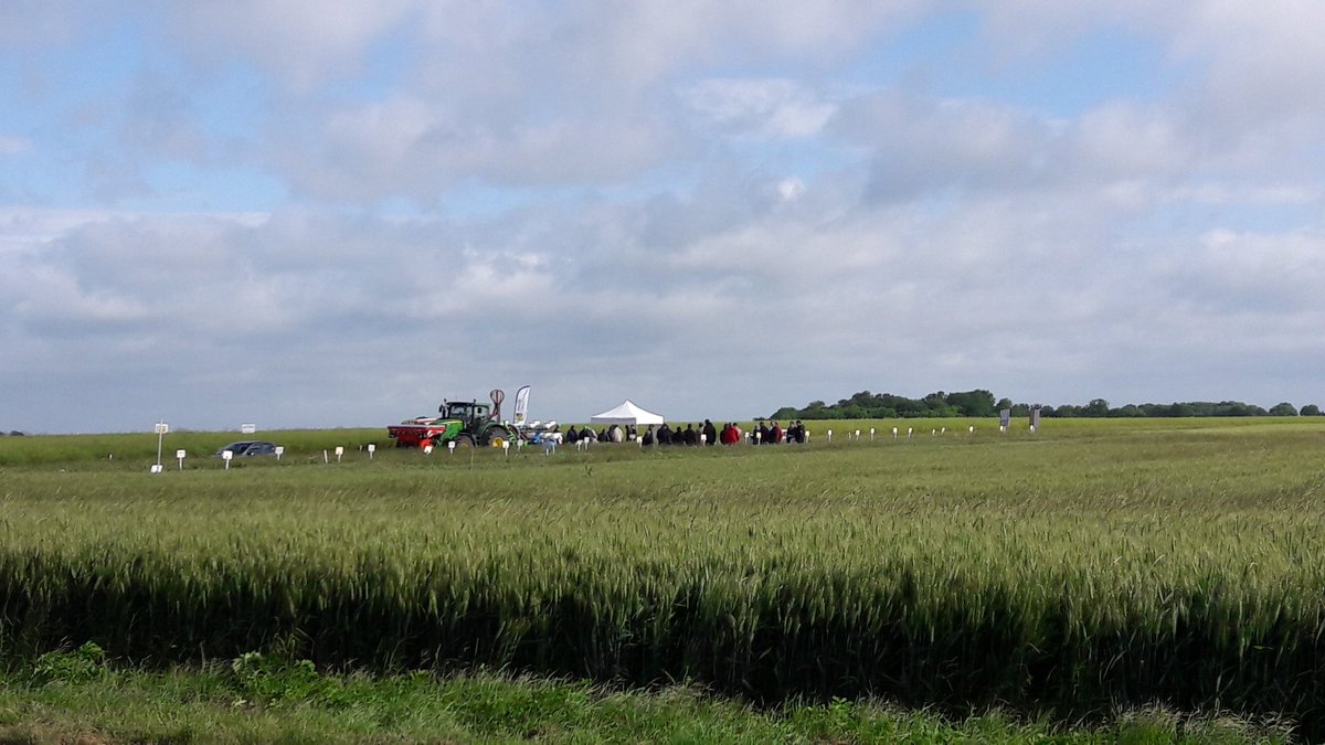CAIDF's tweet photo. Plateforme ouest ts les services de la chbr idf présents 
#gestion #juridique #diversification #agronomie #technique #performance https://t.co/Q8uqlGTNqU
