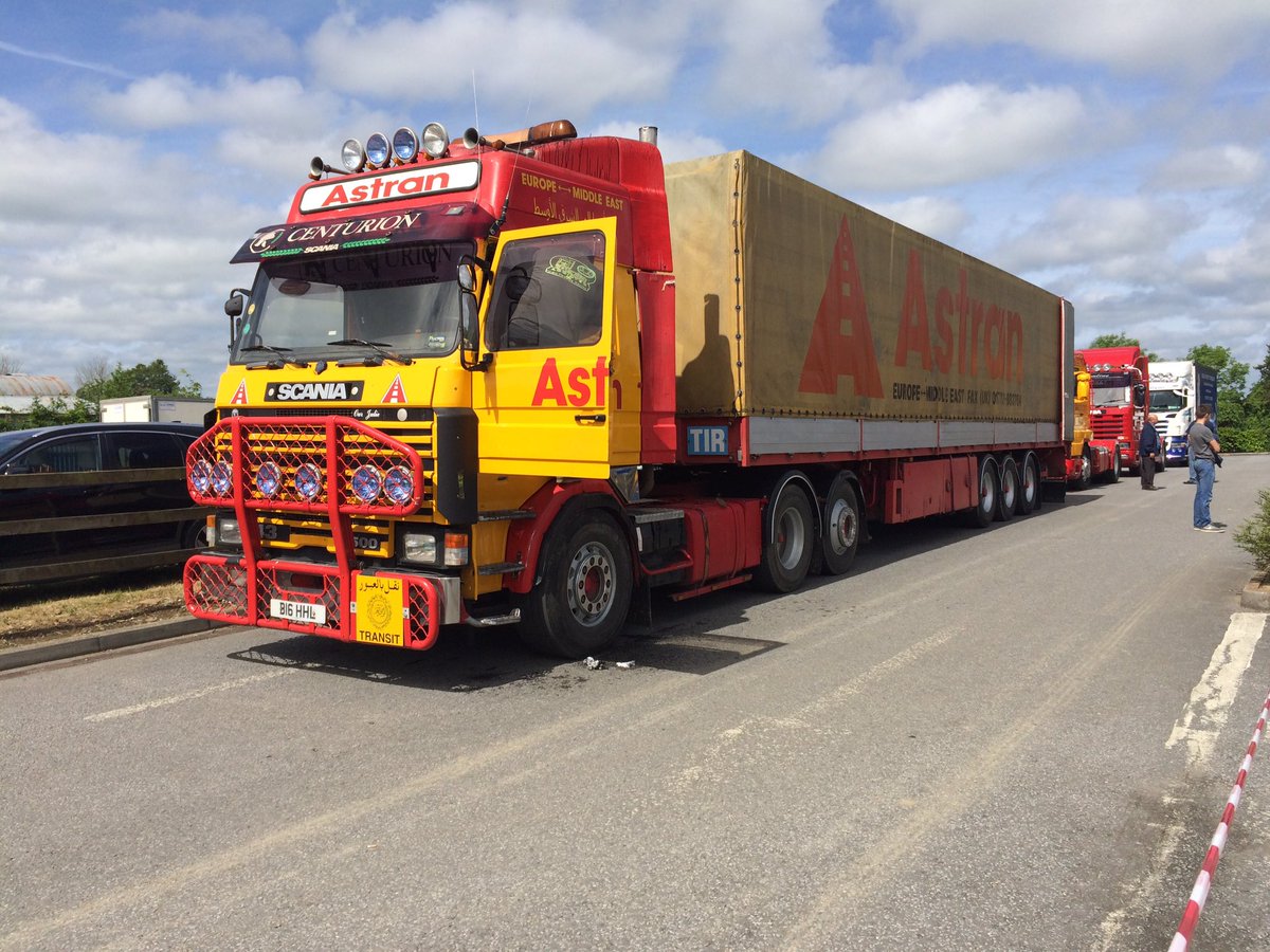 auto_obscura's tweet photo. Two mighty @ScaniaGroup V8s in @AstranCargo livery, a company who have been hauling freight from Europe to the Middle East since 1964! https://t.co/leZ6QvuM3a