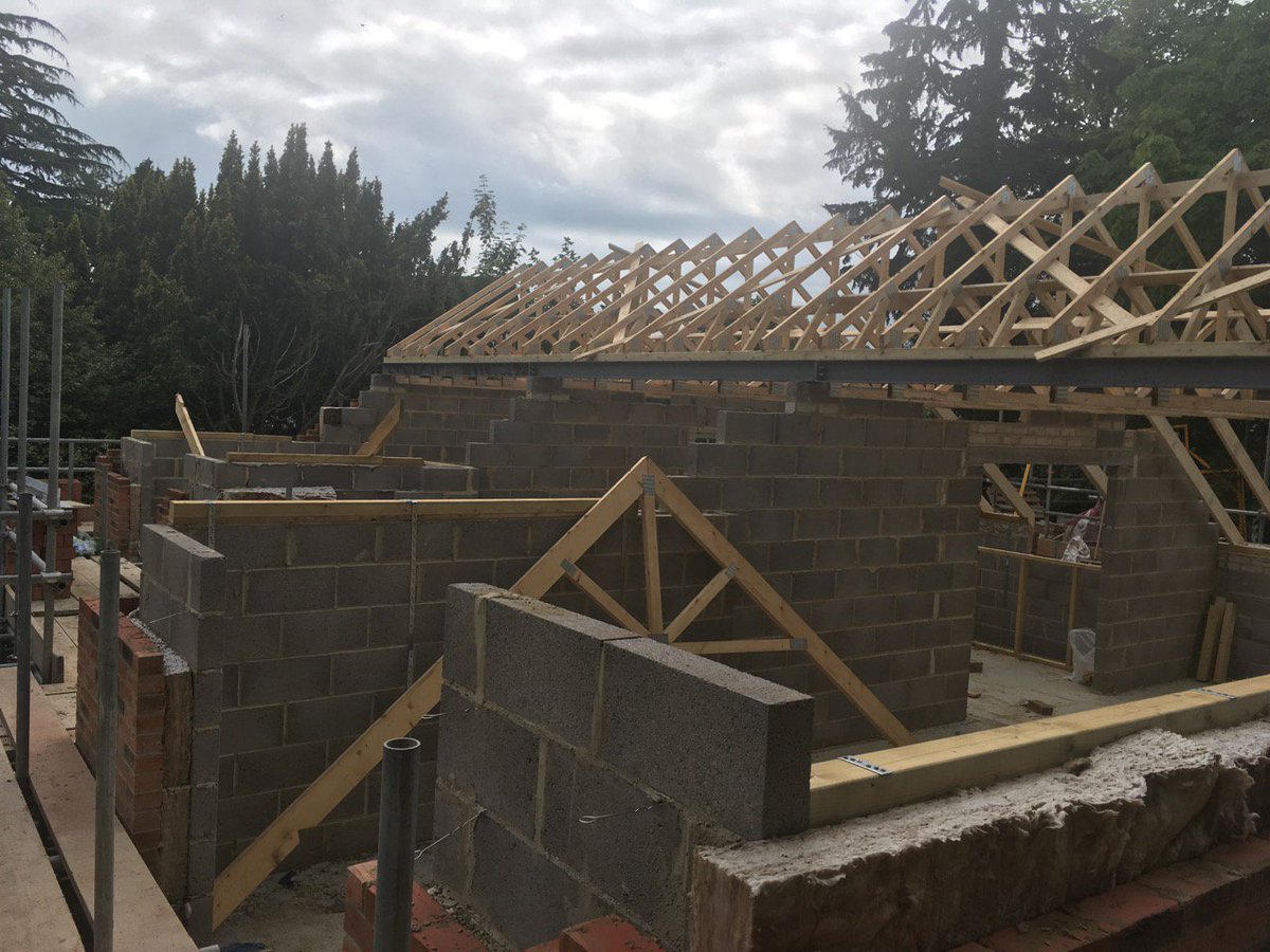 amad_group's tweet photo. Our bespoke new build in Claverdon is coming on nicely #AMAD #designandbuild https://t.co/ecnzOZDr7N