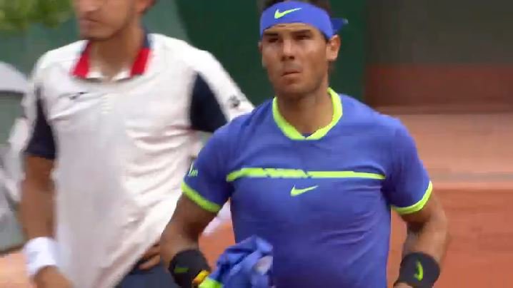 livetennis's tweet photo. #Nadal is off to a flyer, taking the first set 6-2 over #CarrenoBusta who has now called for the trainer.

#RG17 https://t.co/O3z2dG7mlN