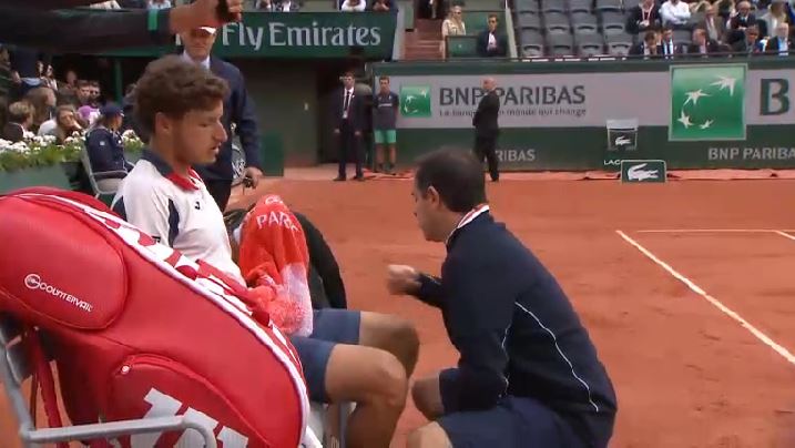 livetennis's tweet photo. #Nadal is off to a flyer, taking the first set 6-2 over #CarrenoBusta who has now called for the trainer.

#RG17 https://t.co/O3z2dG7mlN
