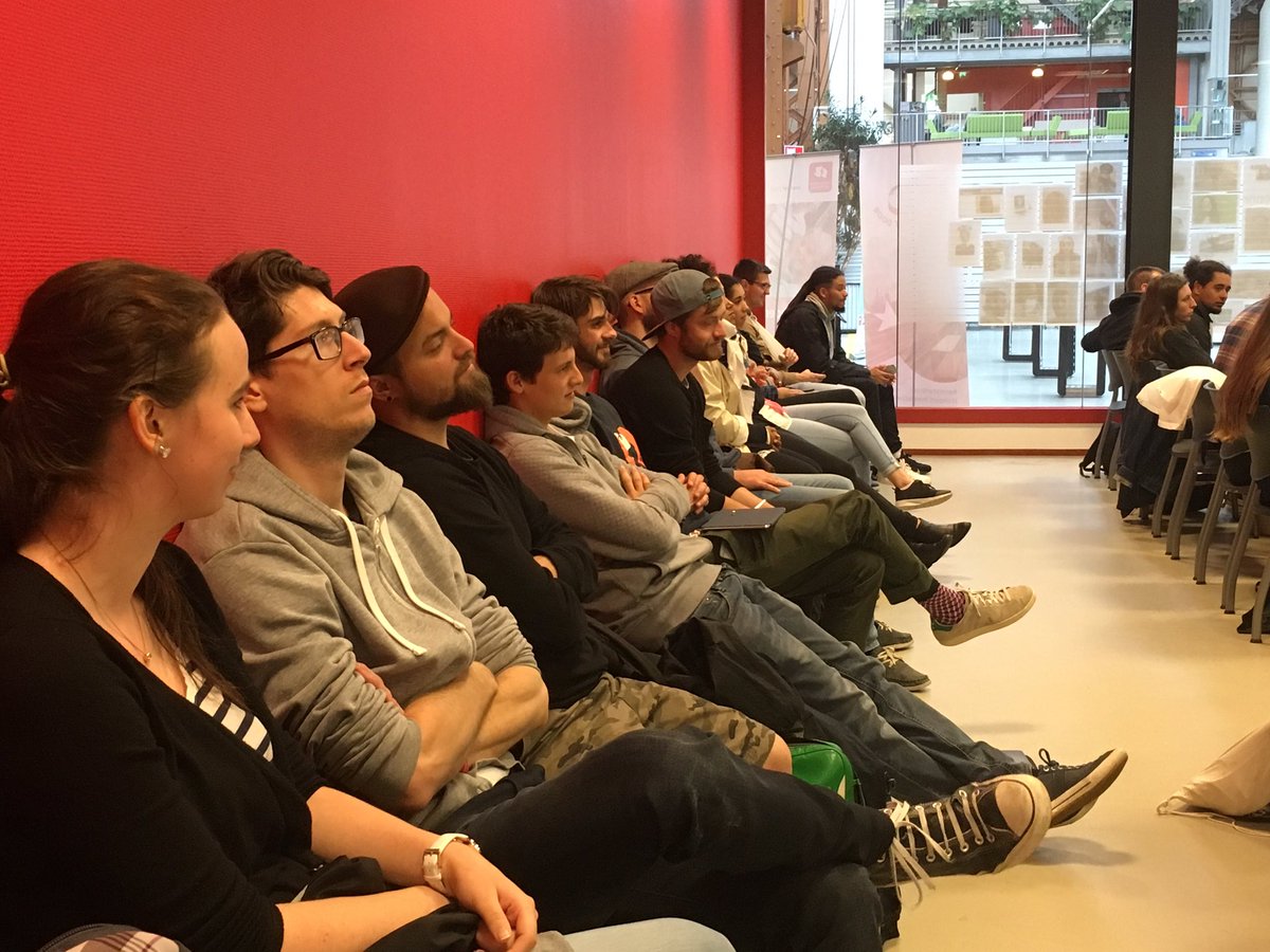 Visualisieren's tweet photo. "Sketching is about makeing things visual - just an easy way." Andeas Mädler about ideation lecture at sketchcity.ch @RDMRotterdam https://t.co/k4d9Ze7nJp