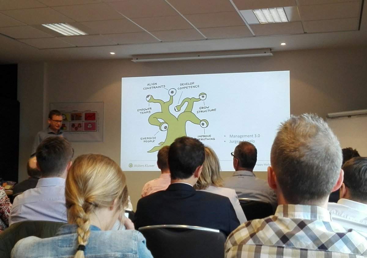 Meet Marty and <a href="/dehaesd/">Dieter Dehaes</a> over projectmanagement 3.0 gestaafd op zes principes. 1) Energize people op deze #pmdag van <a href="/Wolters_Kluwer/">Wolters Kluwer</a>