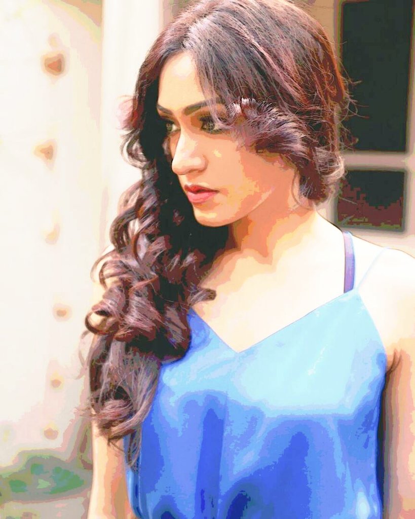 khushalik_squad's tweet photo. @KhushaliKumar is a delight to watch..🌹💃👌 https://t.co/fwvOXhgwo8