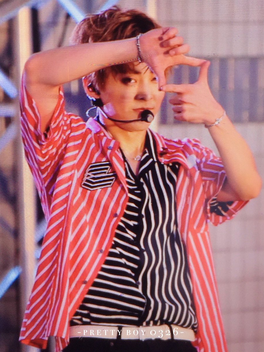 prettyboy_0326's tweet photo. 170607 첸백시 쇼케이스 #xiumin #시우민 https://t.co/0RVLpTXC5D