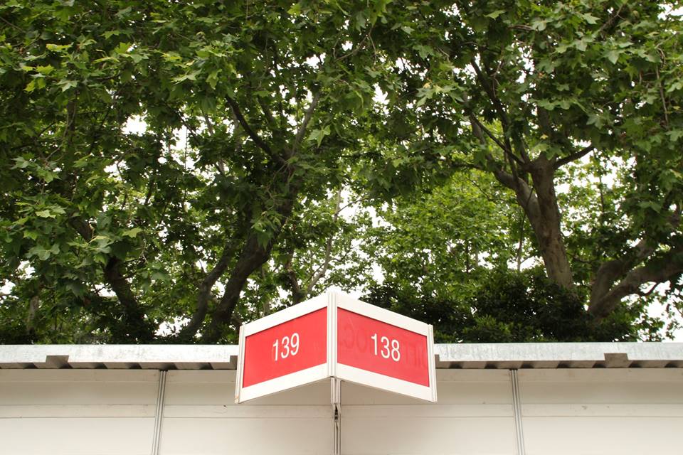 ¿Cómo se vive la <a href="/FLMadrid/">Feria del Libro de Madrid</a> del otro lado? Escritoras, libreras y editoras nos cuentan la experiencia desde dentro. madriz.com/la-feria-del-l…