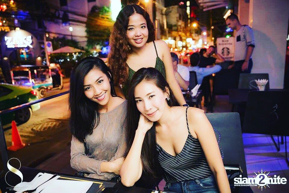 8Oneleven's tweet photo. Stop by for dinner, drinks and a show tonight. It's the best way to beat the mid-week blues!
Table Bookings: 093 421 1991
#bkkbar #sukhumvit https://t.co/SylEuBq8wr