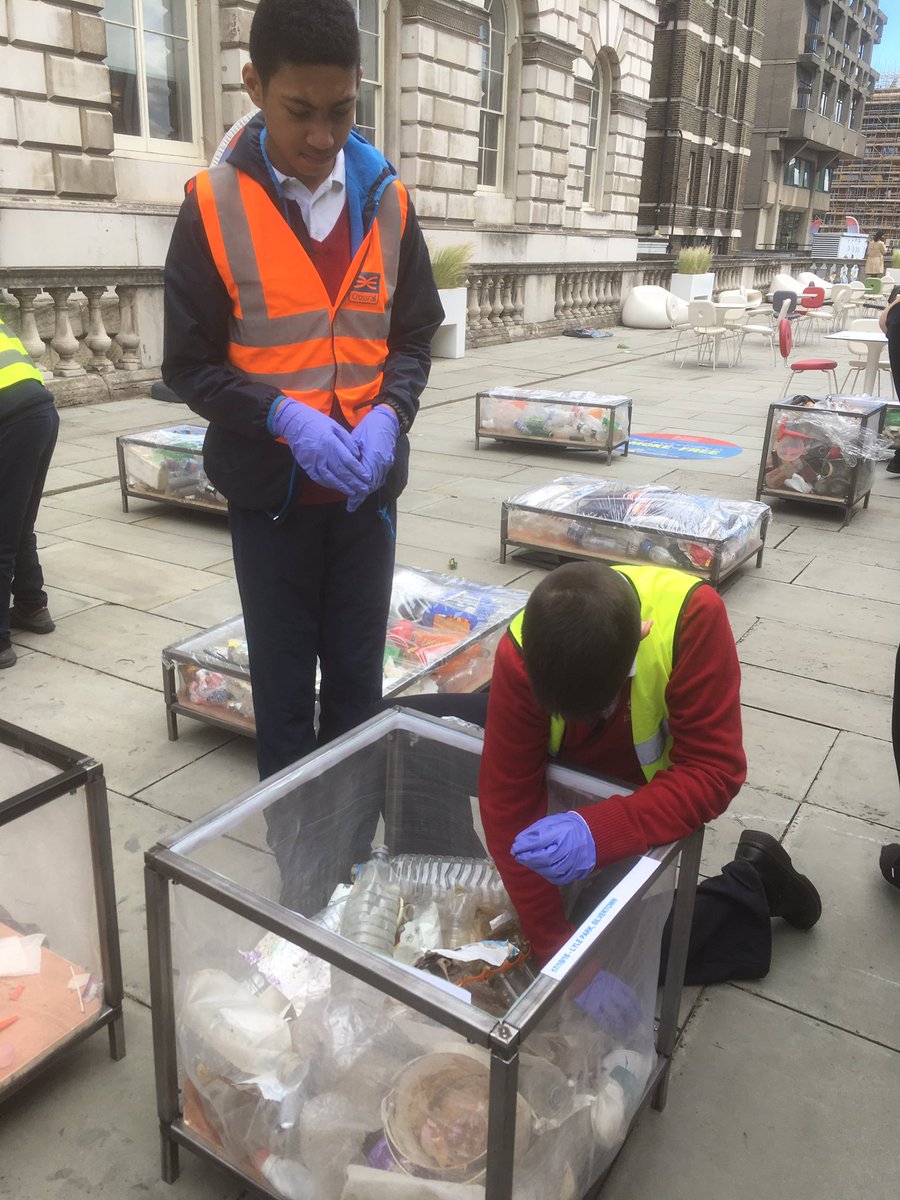 ThamesPlastic's tweet photo. @CarbonAmericium @RoySocChem @kclchemistry #ThamesPlasticLab has begun! Colour-sorting and plastic testing going on with the Spanish Institute pupils!! @RoySocChem @kclchemistry https://t.co/pzsB50QEdZ