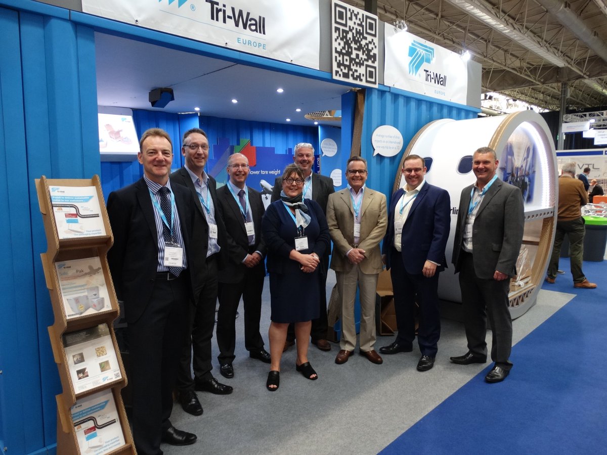 TriWallUK's tweet photo. Team photo for Day 2!! @automechanikaBM #stand6C71 #triwall #automotive #packaging #solutions https://t.co/gwX52kaKyH