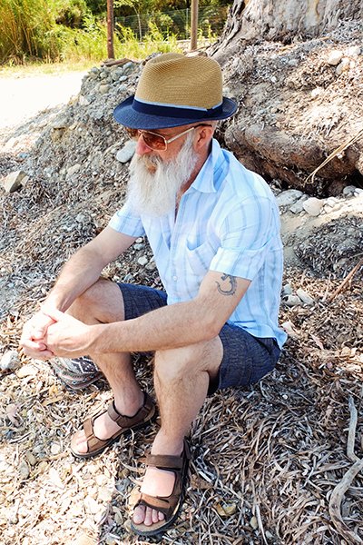 loujolleyphoto's tweet photo. My husband relaxing in the sun wearing his @hottershoes Dee Sandels #styleyoursummer https://t.co/EELIFPISRq