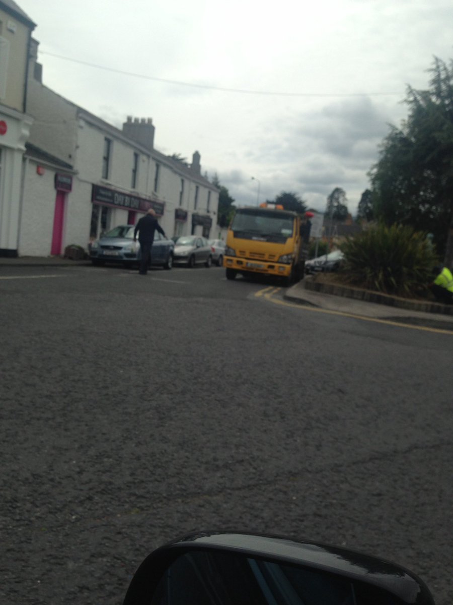 dublinpolly's tweet photo. Hard at work getting @RathfarnhamV ready for #festival events in late June Thank u @sdublincoco https://t.co/Qwe0DqQDFZ