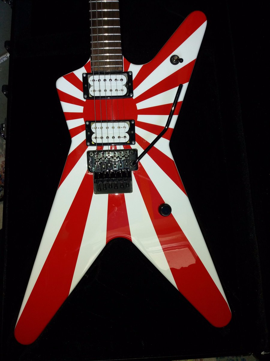 IOFLars's tweet image. Managed to get this one - the old @matthewkheafy signature @DeanGuitars

Built only from 2008 - 2009 :D

@TriviumOfficial #Shogun #RisingSun