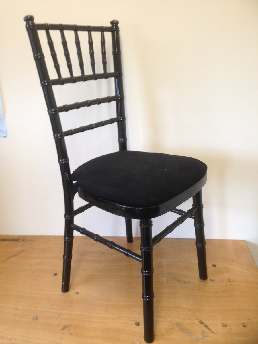 Black seat pads anyone? You'll find them for sale #eventprofs on e-ek.co.uk