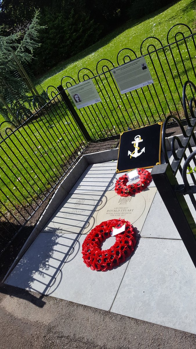 TownHallLpool's tweet photo. The Lord Mayor laid a wreath to remember Ronald Neil Stuart, a Victoria Cross hero rewarded for bravery in WW1, at Princes Park #vcstone https://t.co/k6fTqVOakj