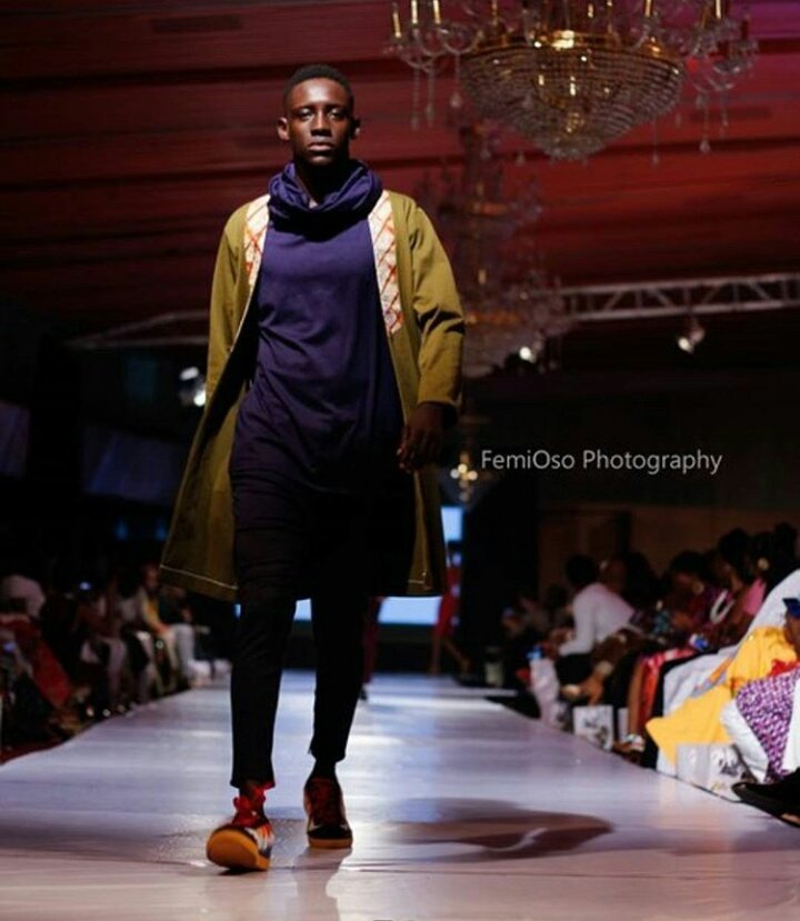Alex2Akande's tweet photo. Sweatsuit & overcoat designed by @Alex2Akande and showcased at Africa Fashion Week Nigeria
#AFWN2017 https://t.co/WsUvzJZRWZ