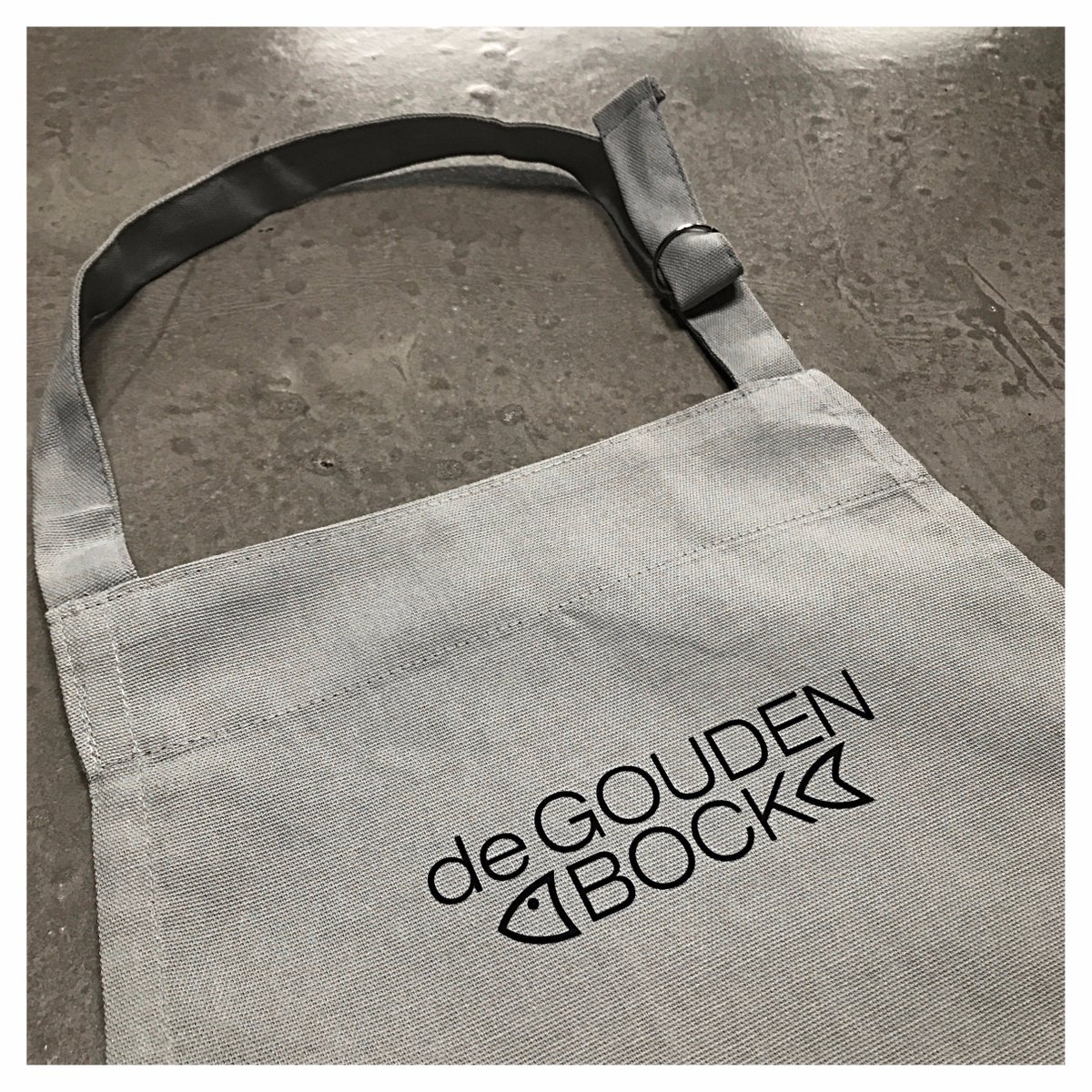 • DE GOUDEN BOCK • 
Jubileum kado gemaakt voor #DeGoudenBock #Middelburg. Met tekening van hun mooie panden. Op de volgende 15 mooie jaren!
