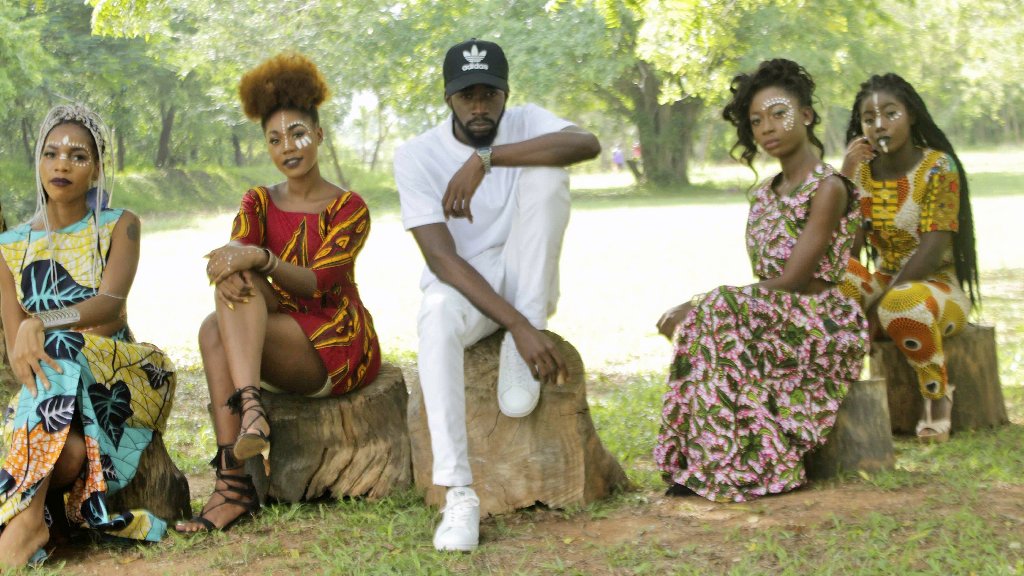 shaydworldwide's tweet photo. Behind every successful man is a group of BEAUTIFUL &amp; SUPPORTIVE women. God bless every woman in my life.#ThatGuy. https://t.co/MNwFpup1oA