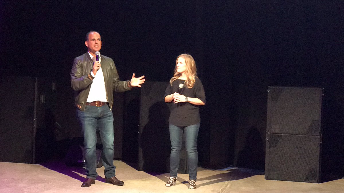 jennygregory10's tweet photo. @marcuslemonis I have learned so much from @TheProfitCNBC thank you for doing the show 🙏👊thanks @TMobileAtWork for the #thepremire https://t.co/XyNNlYy8TD