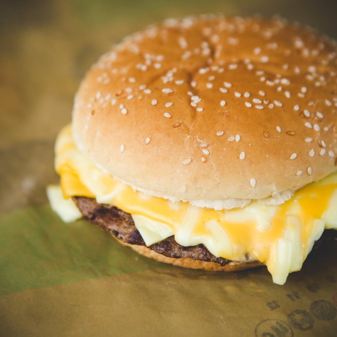 burgerkingph's tweet photo. Meat & cheese & cheese & cheese & cheese. We could go on, but we know kakagat ka na. Feed your #KingSizedCraving 👑 w/ the #4CheeseWhopper! https://t.co/1CIOxtDCLT