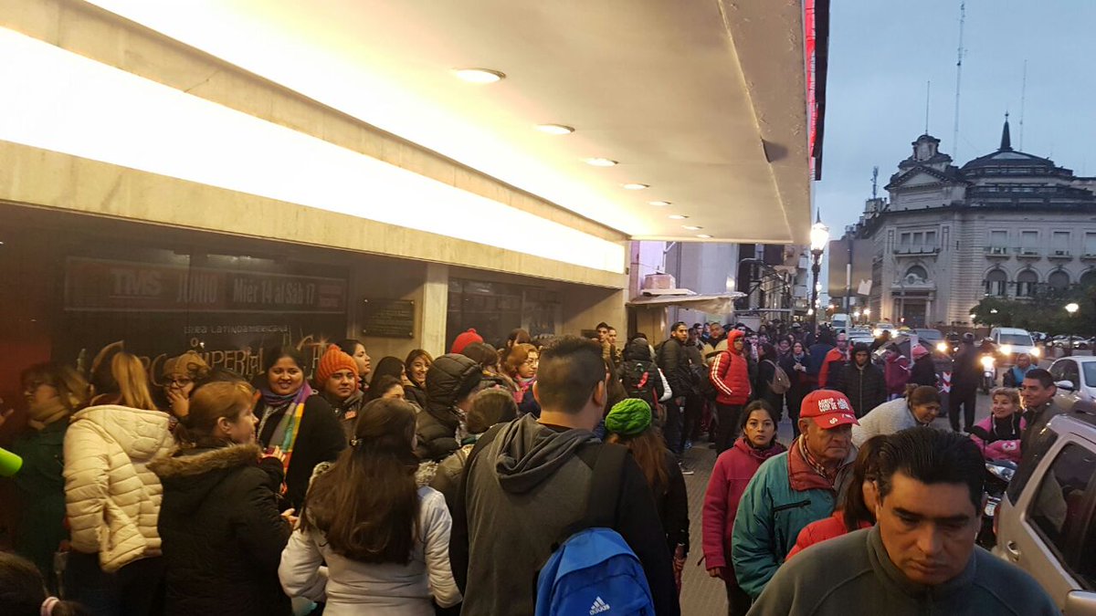 <a href="/AbelPintos/">ABEL</a> es gardel de oro y la gente de Tucumán, que esta esperando que empiece la venta de entradas, lo sabe.
Desde anoche esperando!!!