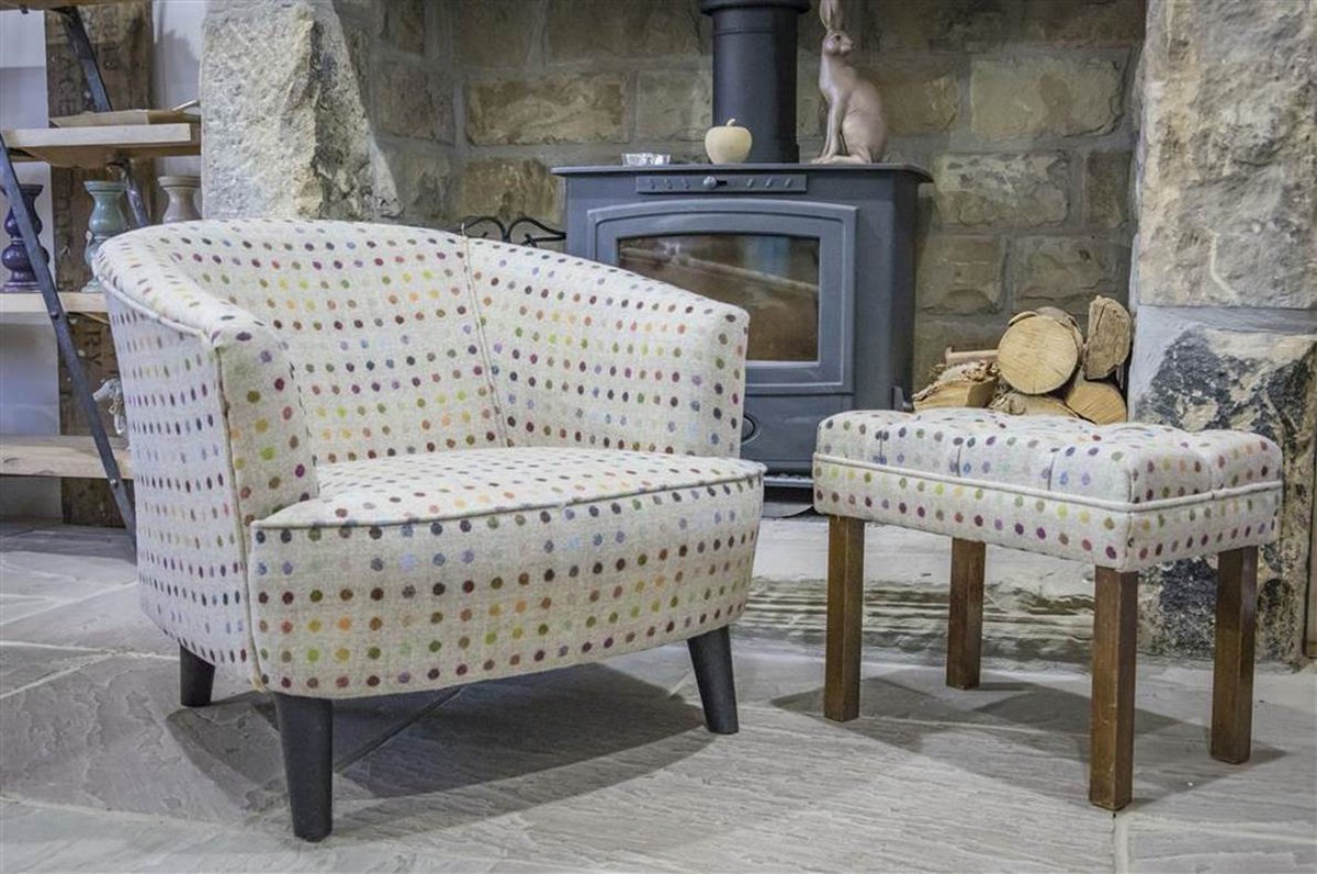 We've teamed up with Rachael <a href="/ReckageAtHome/">Reckage</a> for tips on how to revitalise those old pieces of furniture ow.ly/dgtj30cnWCd #upcycling