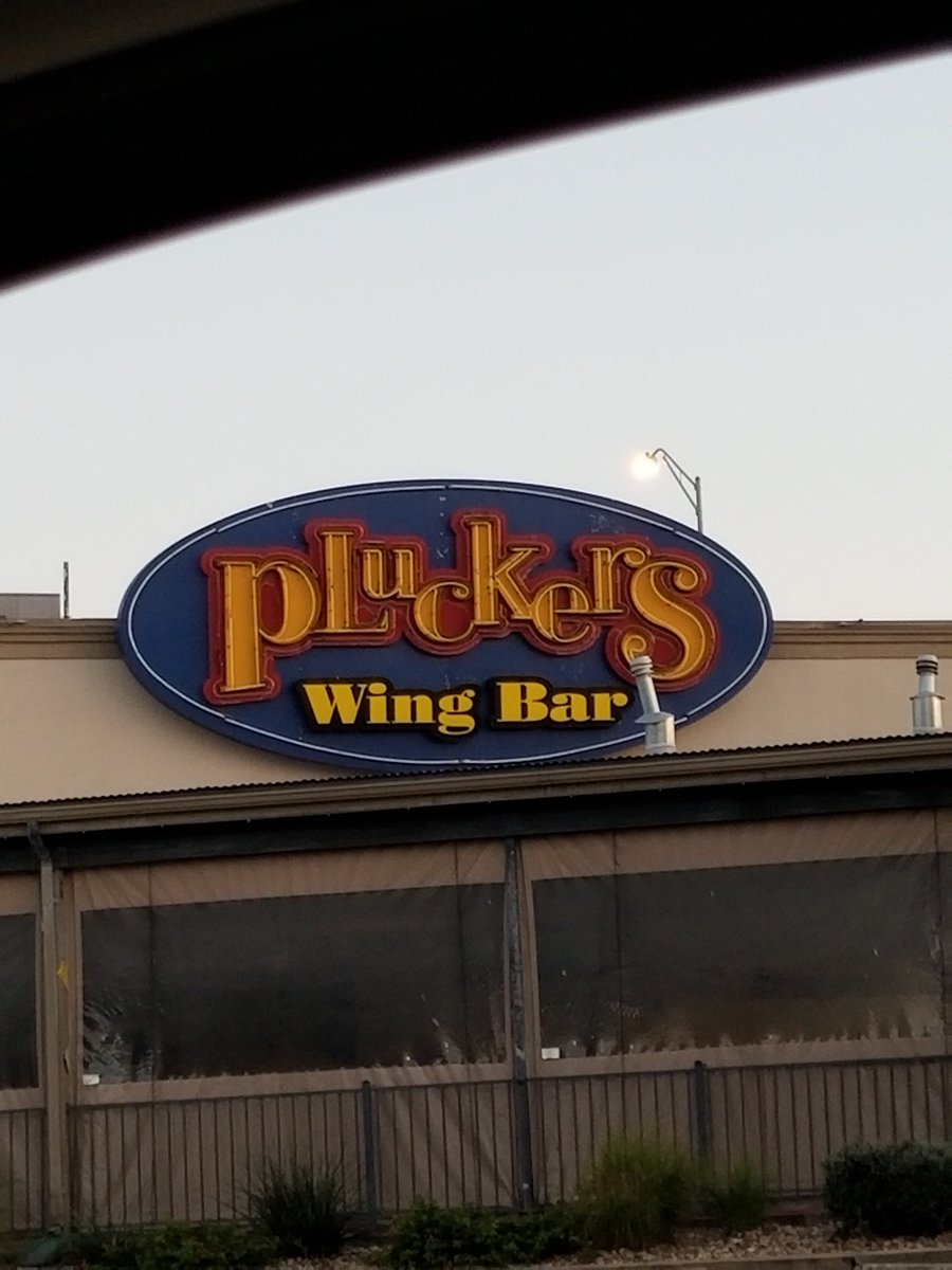 macbee2572's tweet photo. @RyanHeinrich15  Ryan!!! Ummm Pluckers! https://t.co/3DLkviychT