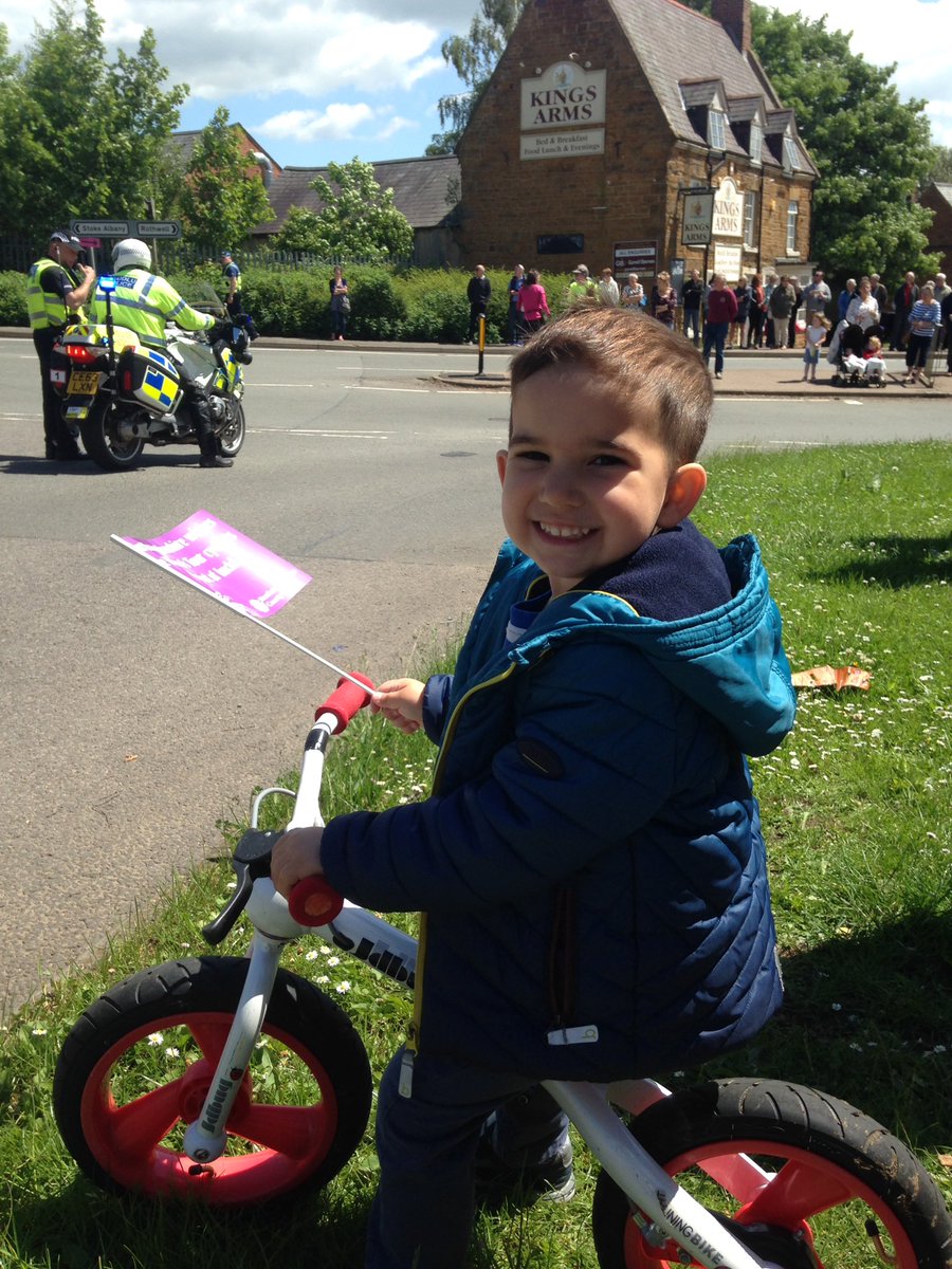 Suzijacks's tweet photo. Excitedly waiting for the bikes @thewomenstour @KetteringBC https://t.co/dcc2oiRUkC