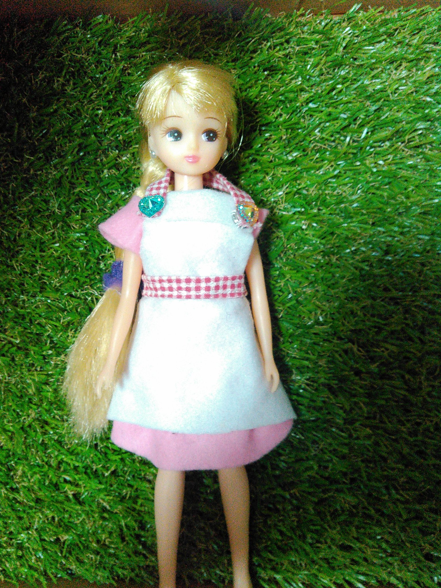 キダ虫 今日思い立ってノリで作ったリカちゃん服たち 型紙もなくライブ感だけで作製しました 材料は全て100均か古着なので安いです 靴やヘッドドレスも作りたい リカちゃん服手作り T Co En7g60ehdn Twitter