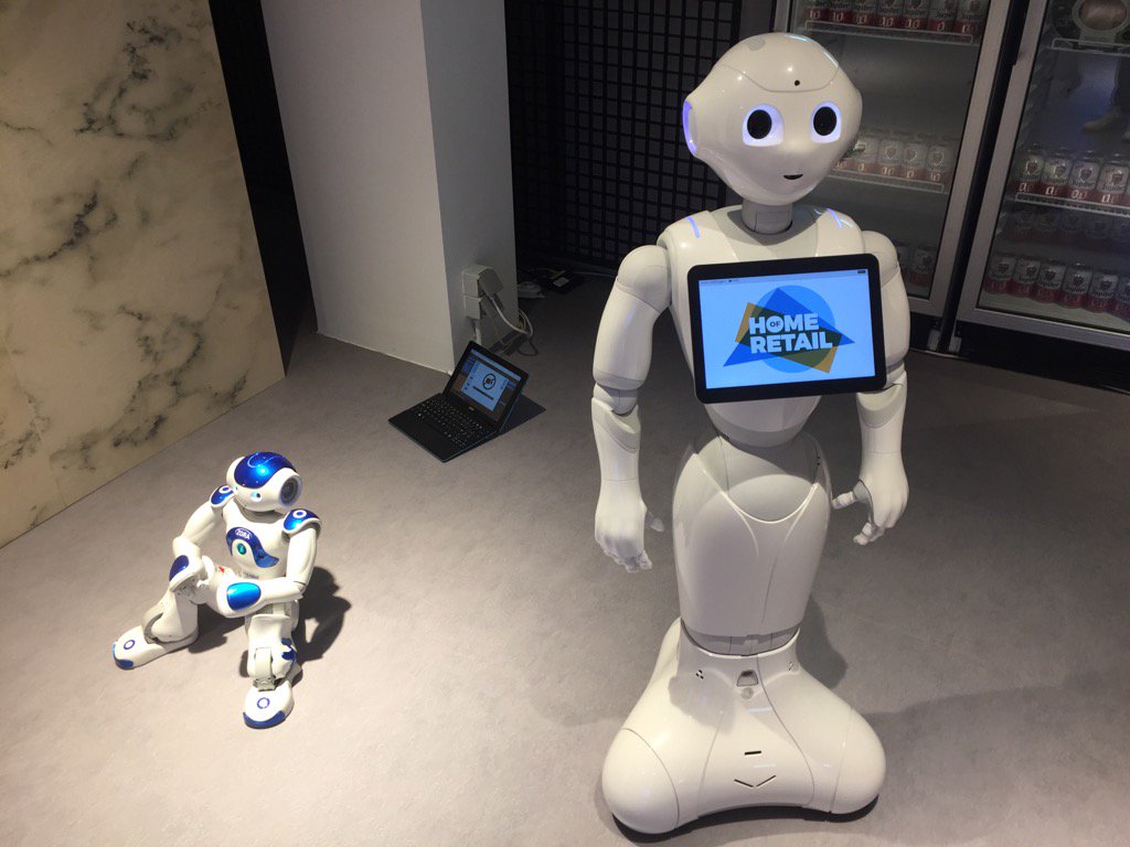 retaildetailbe's tweet photo. Deze twee lijken klaar voor de opening zo meteen. #HomeOfRetail #Pepper #Zora https://t.co/QLpgahrI67
