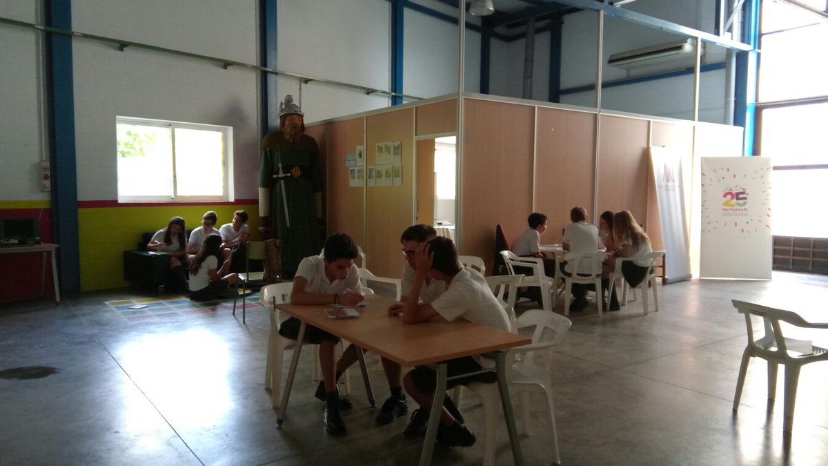 CLJ_Ontinyent's tweet photo. Aquest matí ens han visitat 4t d'E.S.O del @StaMariaOnti per conèixer el CLJO, els seus assessoraments i activitats! #obrimelconsell #CLJO https://t.co/8tnmDHvkXz