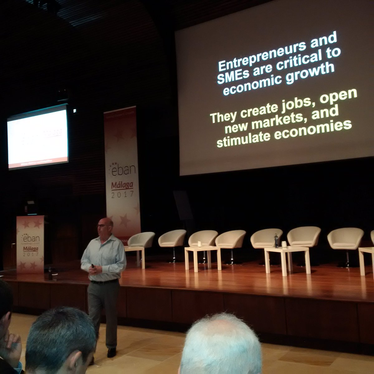 AlbertColomer's tweet photo. Entrepreneurs are Problem Solvers Jeff Hoffman on #eban2017 stage @unleashingideas @EBAN_org @BANCBA @autoocupacio https://t.co/5rNm801GWA